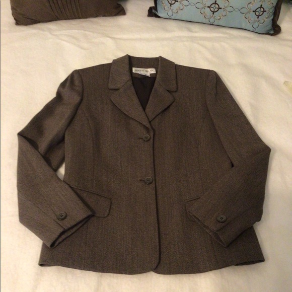 Two Piece Suit - Picture 4 of 6